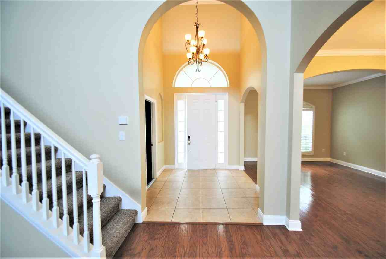 2843 Roseglen Way - Photo 2 of 14