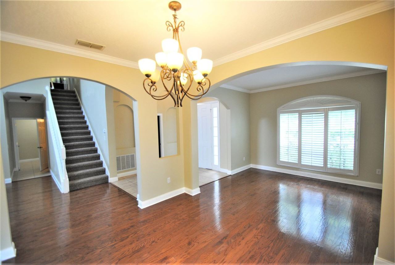 2843 Roseglen Way - Photo 3 of 14