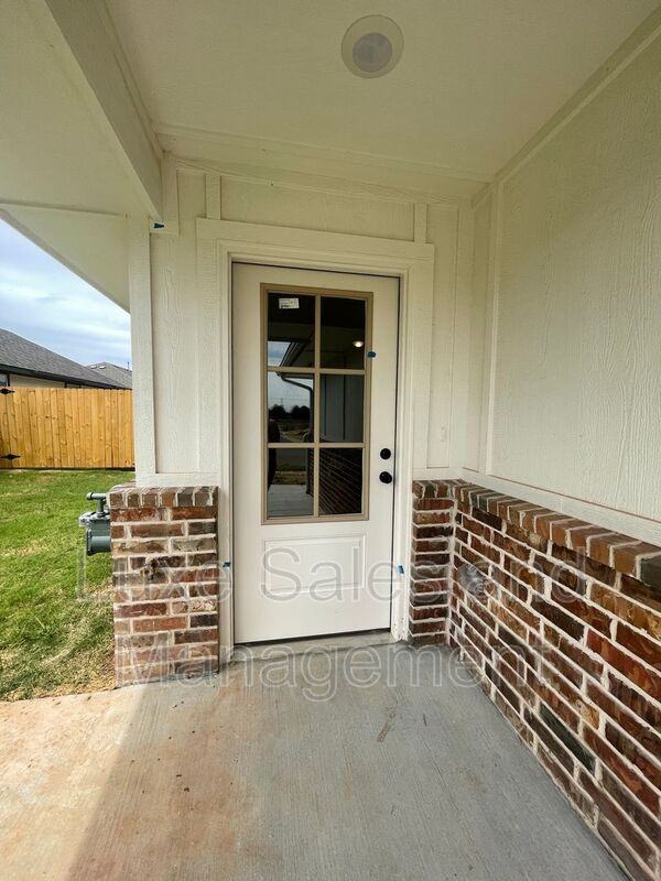 10601 Lawson Place Road - Photo 3 of 37