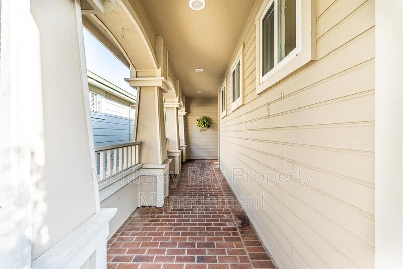 10637 Hillside Ln - Photo 3 of 36