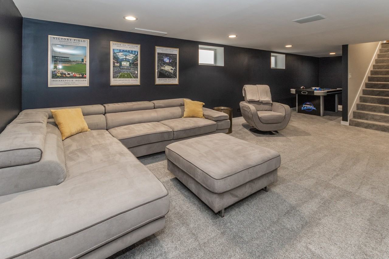 745 Laurel Street - Photo 2 of 22