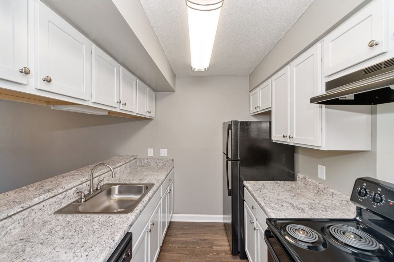 Pebble Point Apartments - Photo 2 of 28