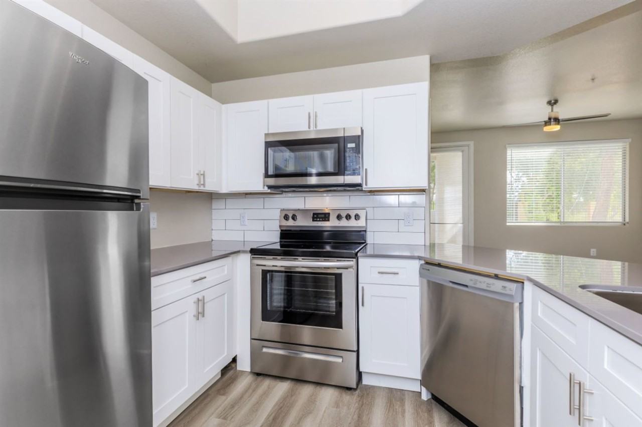 Tides at Palm Valley - Photo 2 of 27