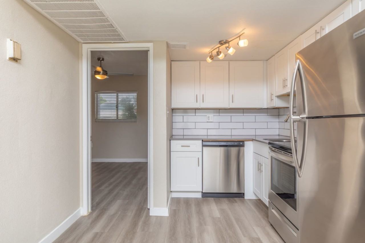 Tides on 51st Ave - Photo 2 of 20