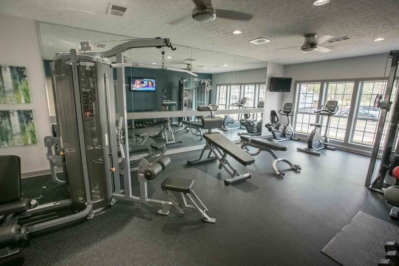 Hunters Chase Apartment - Photo 3 of 27