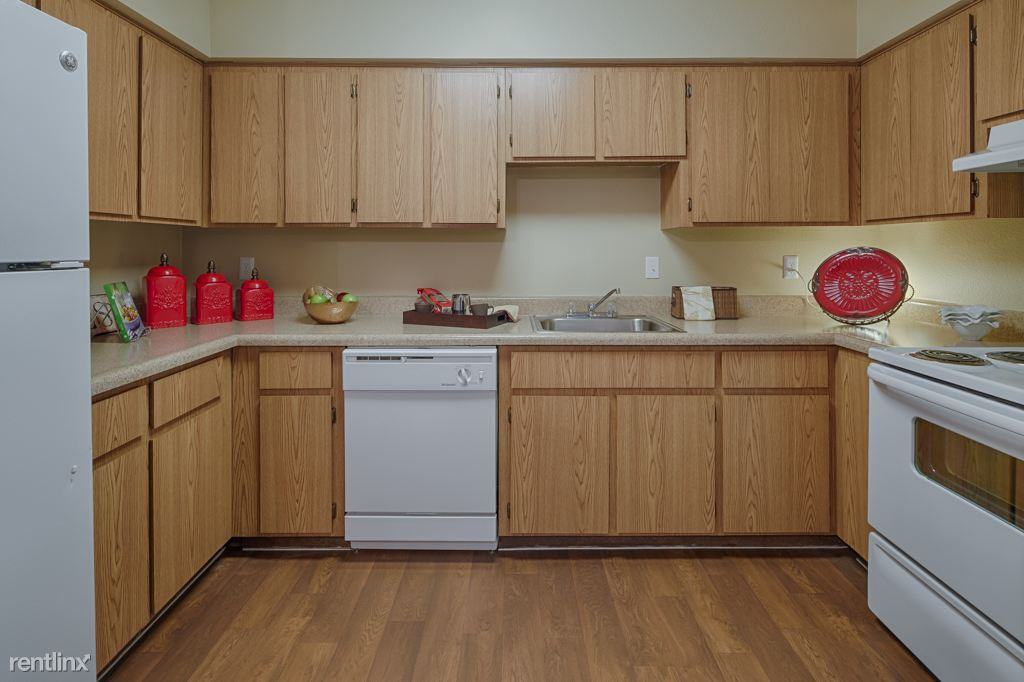 Tides on 71st Apartments - Photo 3 of 15