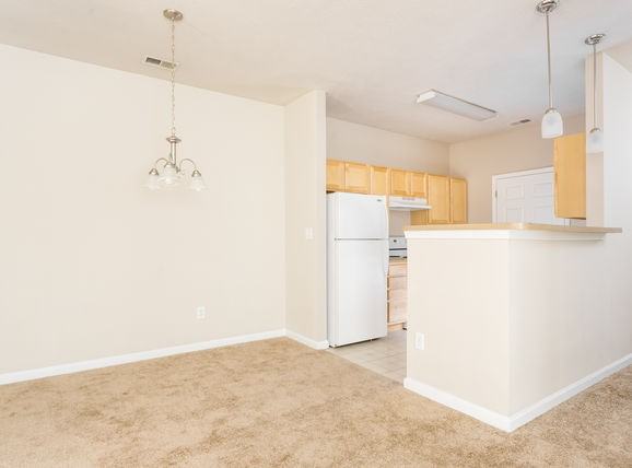 Saratoga Crossing - Photo 3 of 12