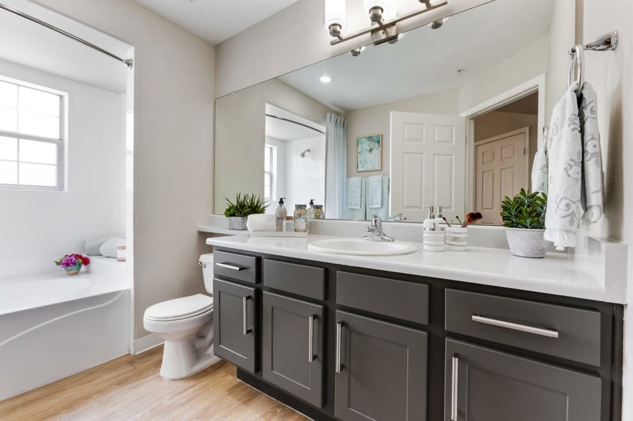 Sonoran Vista Apartments - Photo 2 of 11