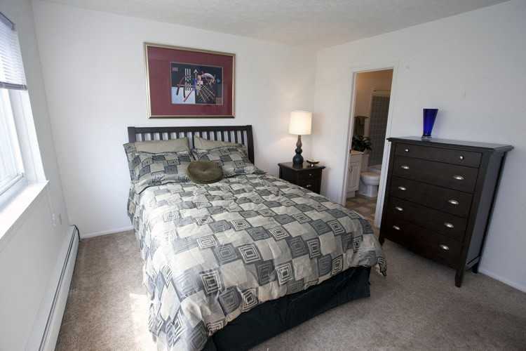 Beechmont Towers Apartments - Photo 2 of 14