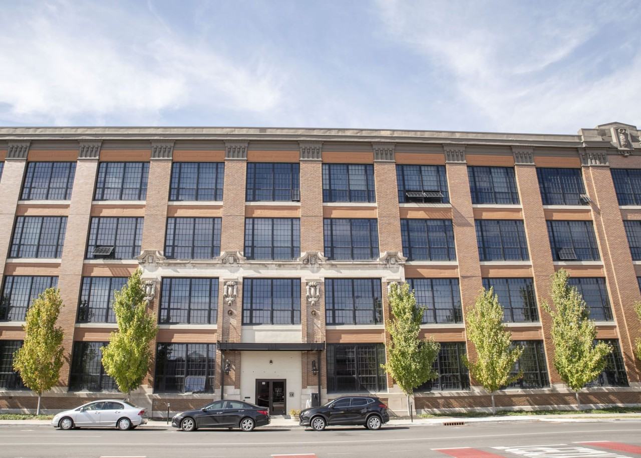 800 Capitol - Photo 2 of 30