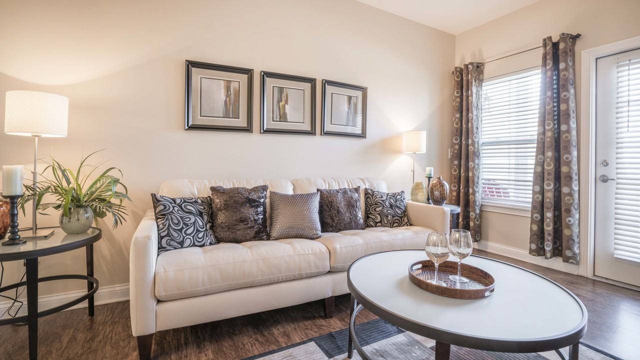 Autumn Breeze - Photo 3 of 29