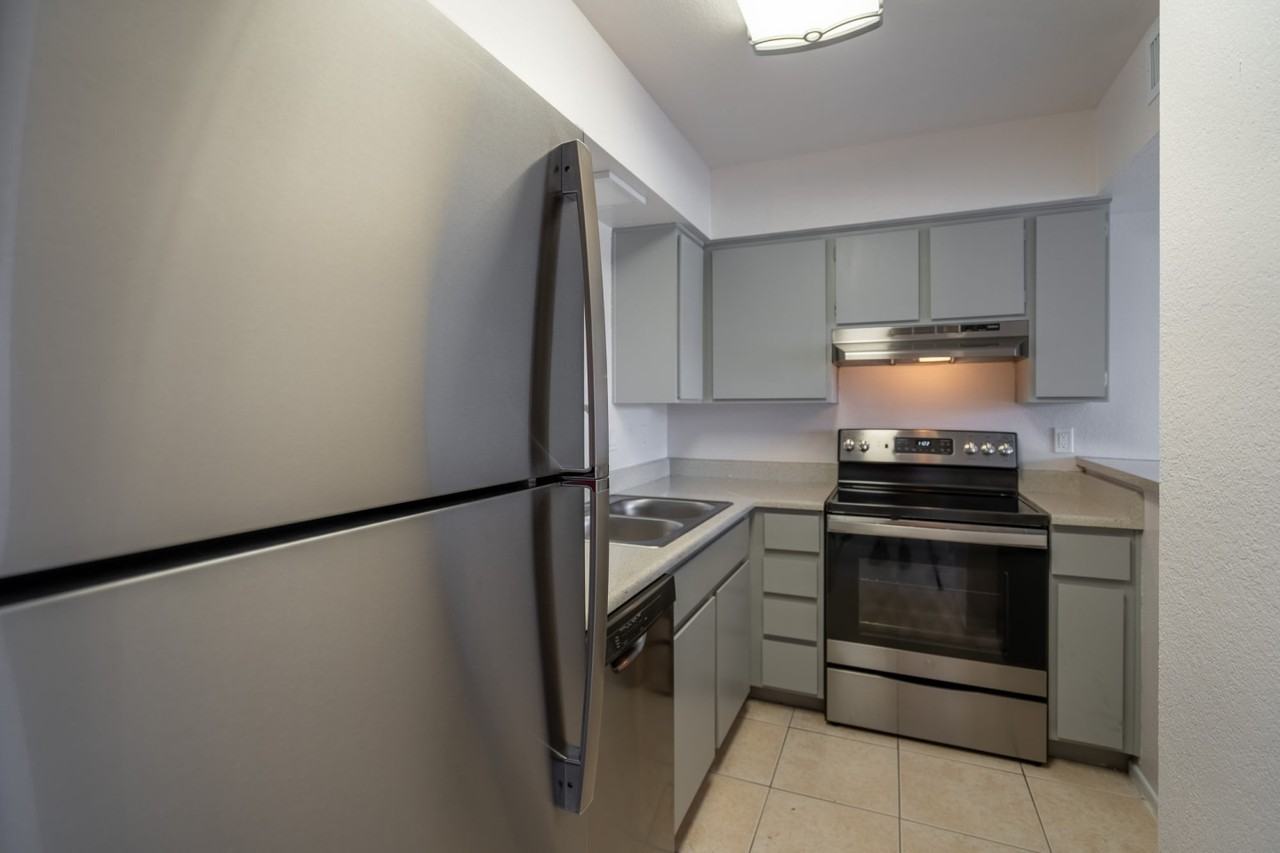 Red Sage - Photo 2 of 50