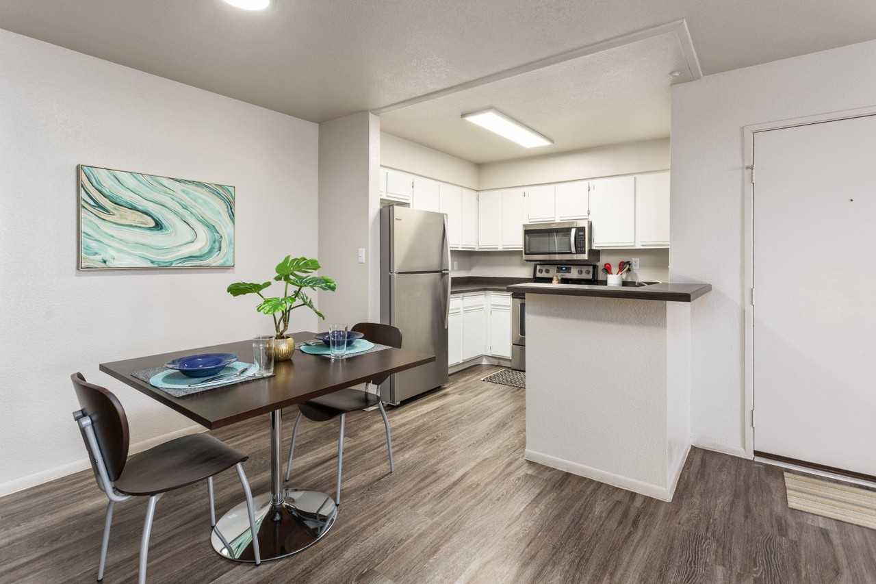 Paseo on University - Photo 2 of 10