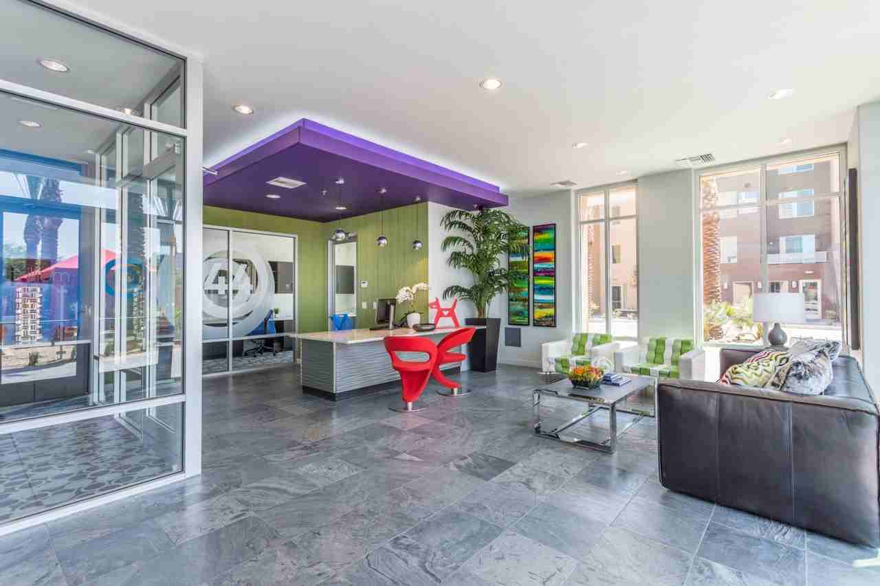 CIRQ 44 - Photo 3 of 26