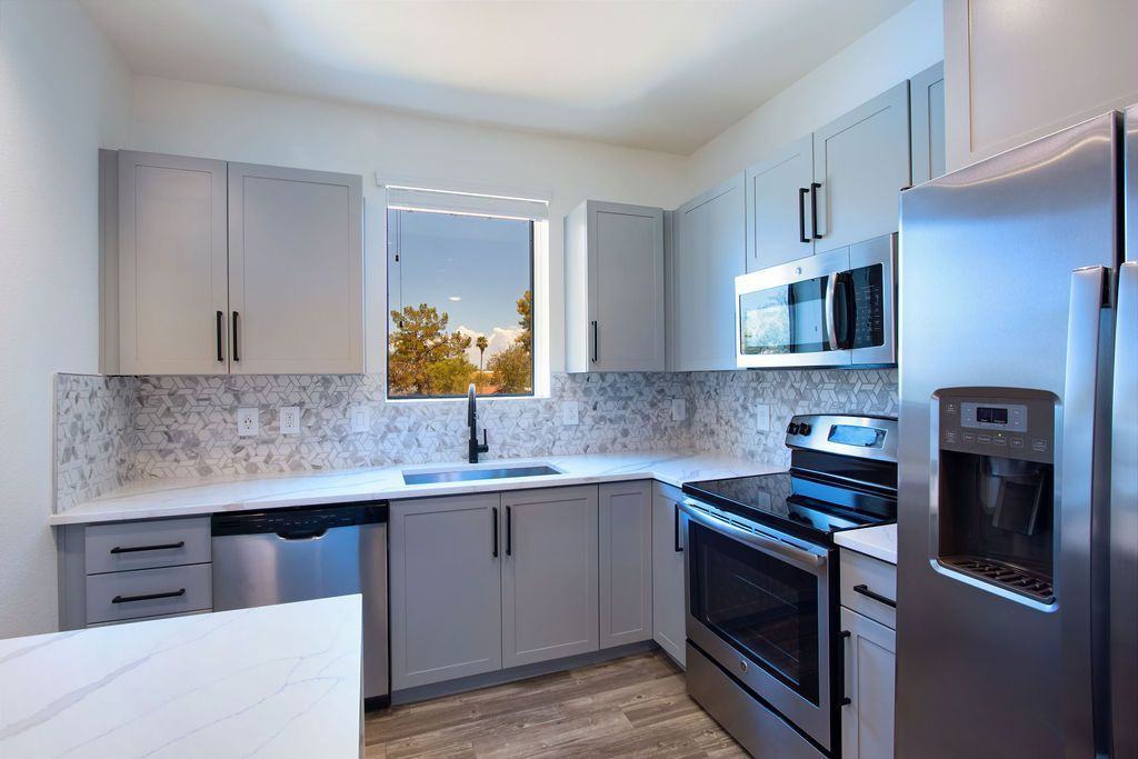 Mason Oliver Apartments - Photo 2 of 16