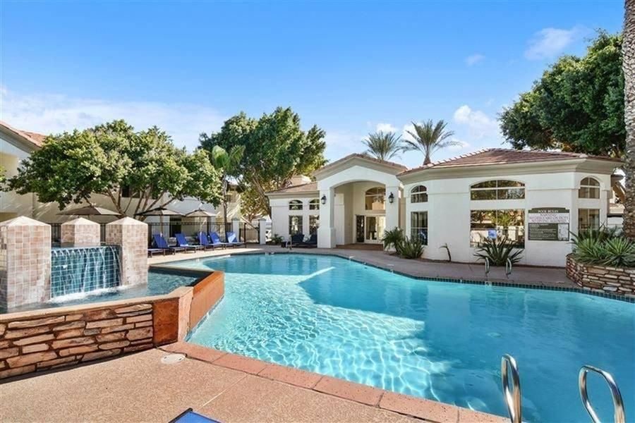 Carlyle Townhomes Apartments 5102 E Piedmont Rd, Phoenix, AZ 85044