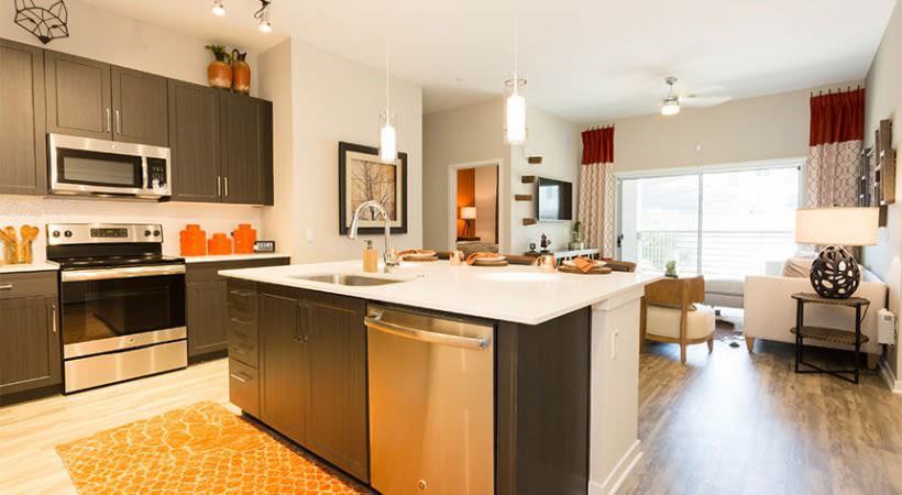 The Thomas at Midtown - Photo 2 of 38