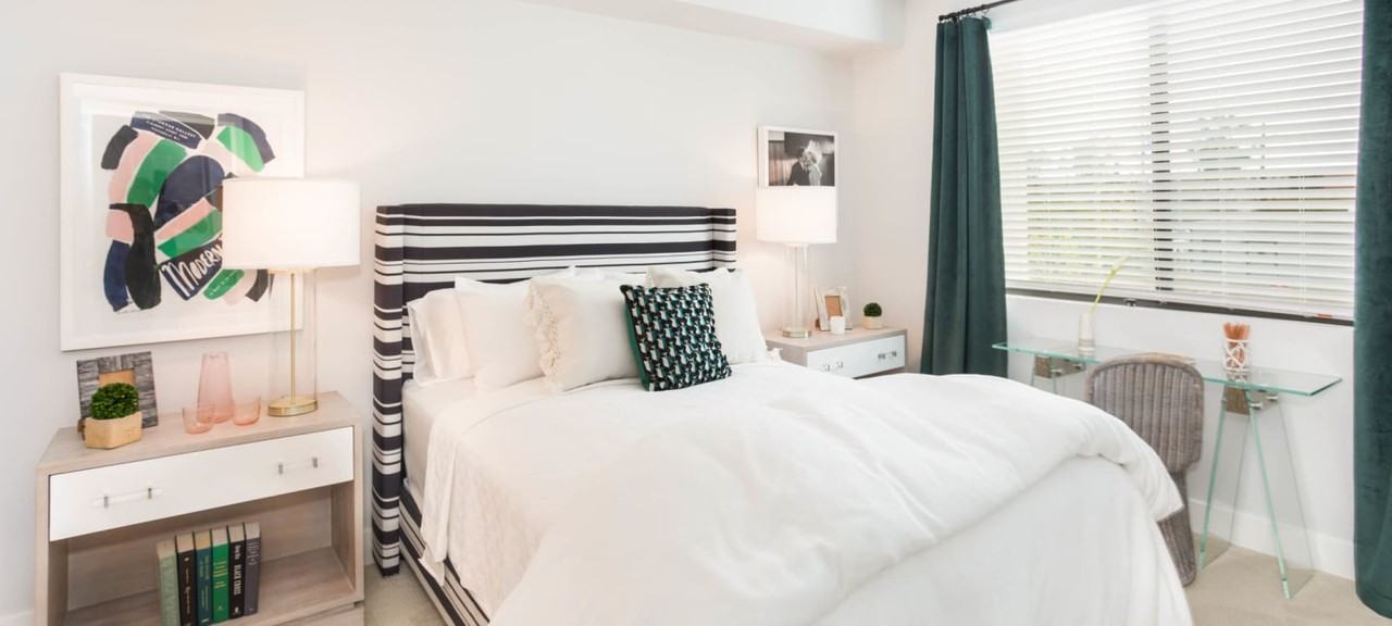 Lakeside Drive by MarkTaylor Apartments 500 W 1st St, Tempe, AZ