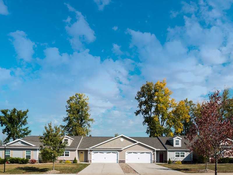 Redwood Hudson - Photo 2 of 5