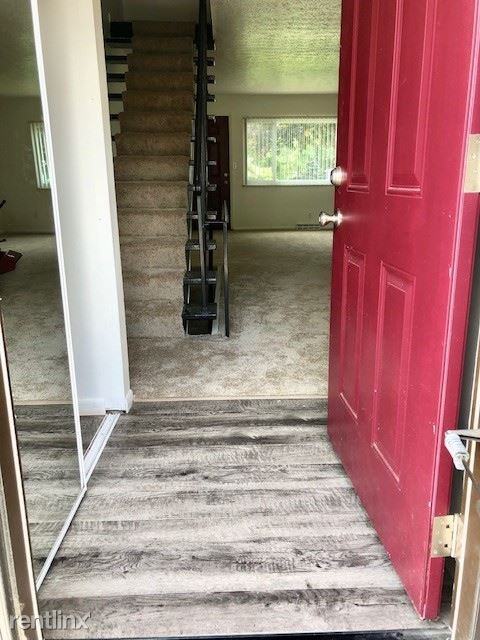 Tallmadge Towne Apartments - Photo 3 of 13