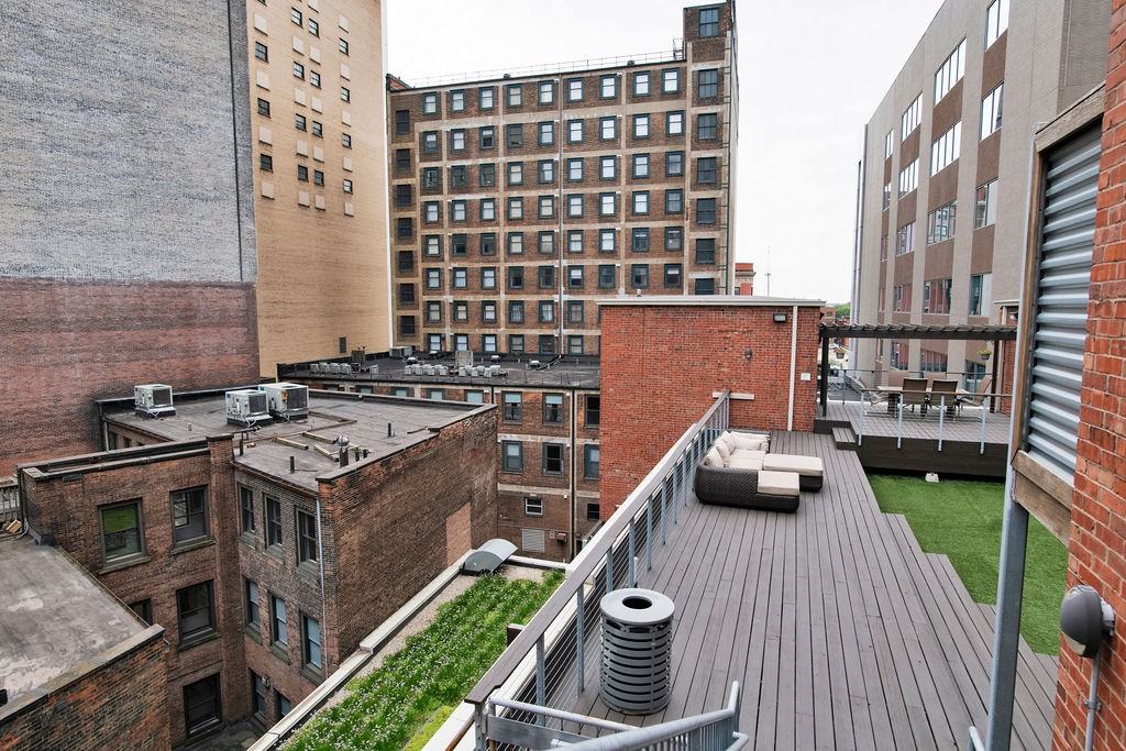 The Ivory on Euclid - Photo 2 of 34