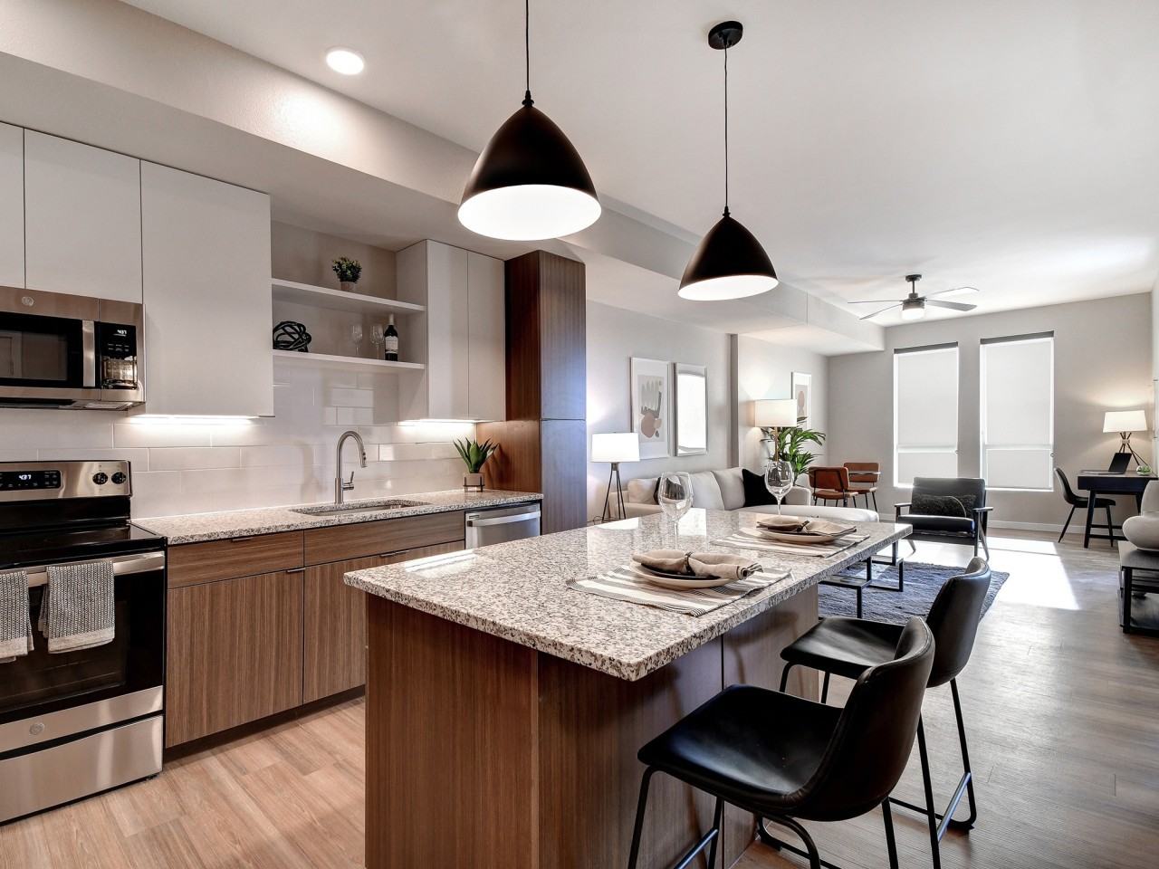 AVE Phoenix Terra - Photo 2 of 12