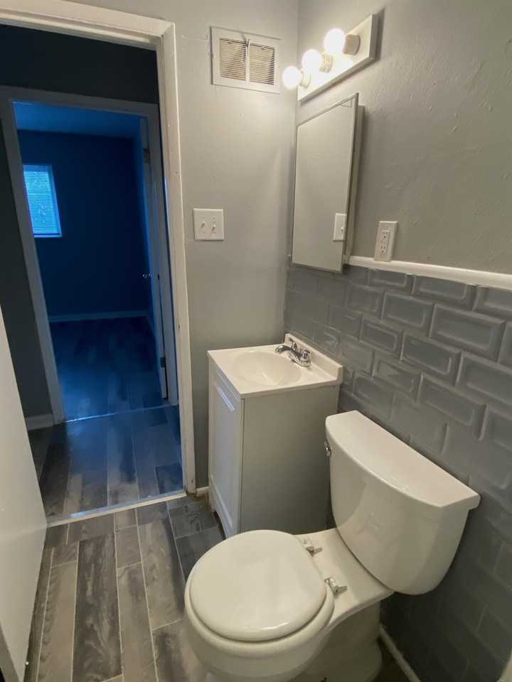 N Broadway #8538C - Photo 7 of 7