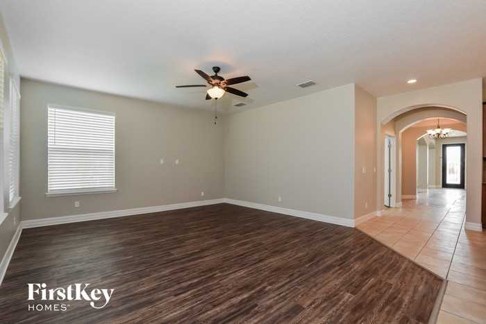 1524 Lexington Ave - Photo 2 of 15