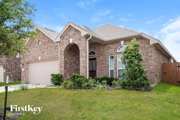 10214 Humphrey Green Dr - Photo 2 of 15