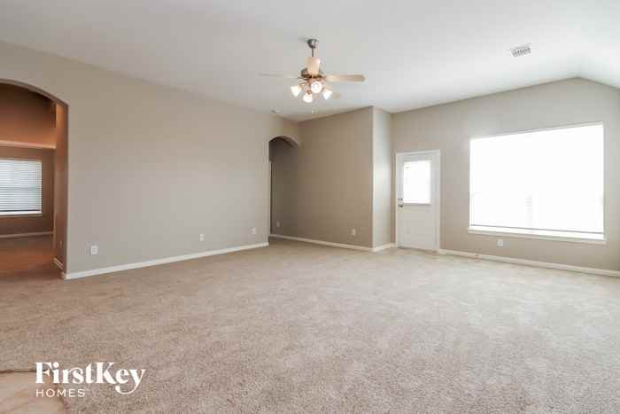 10214 Humphrey Green Dr - Photo 3 of 15