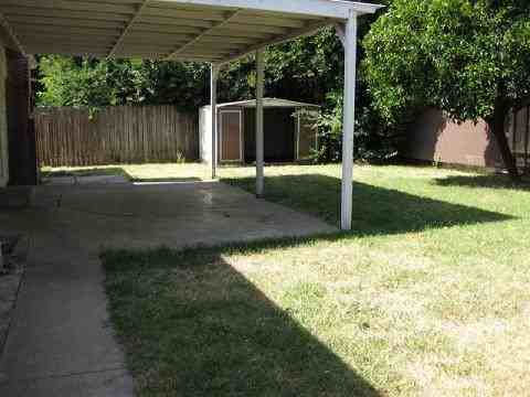 6718 52nd St - Photo 2 of 7