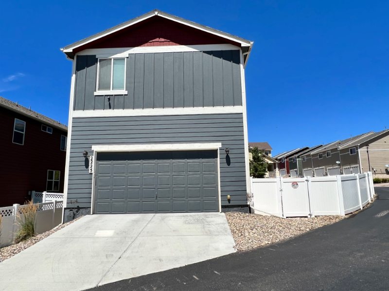 2225 St James Dr - Photo 2 of 49