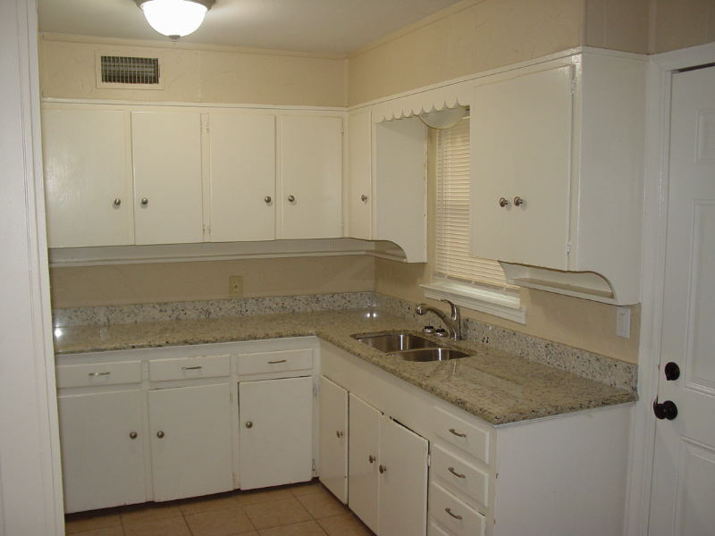 1805 N Pl - Photo 3 of 13