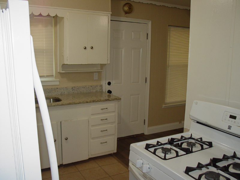 1805 N Pl - Photo 7 of 13