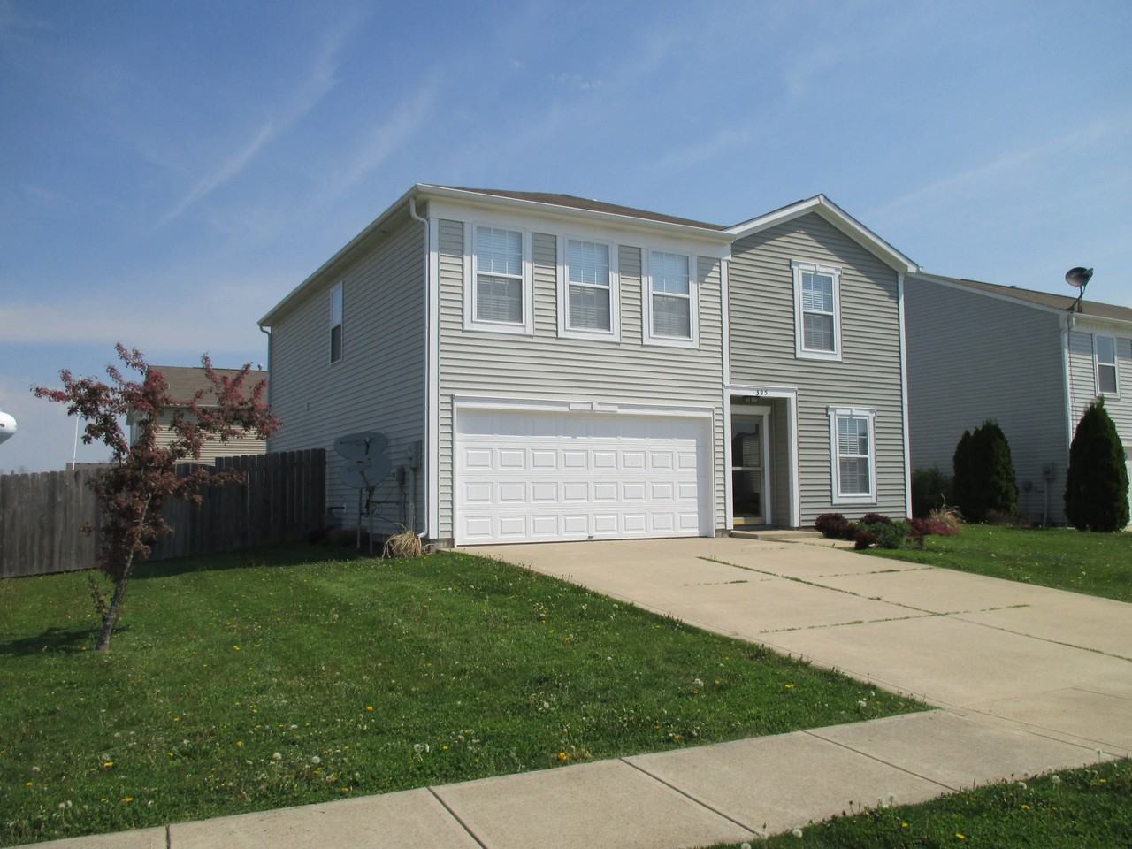 325 Longbow St - Photo 2 of 11