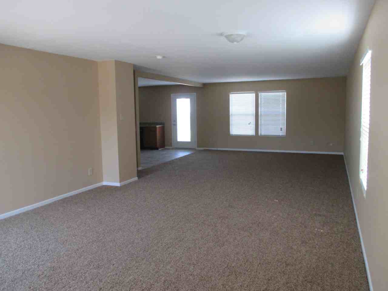 325 Longbow St - Photo 3 of 11