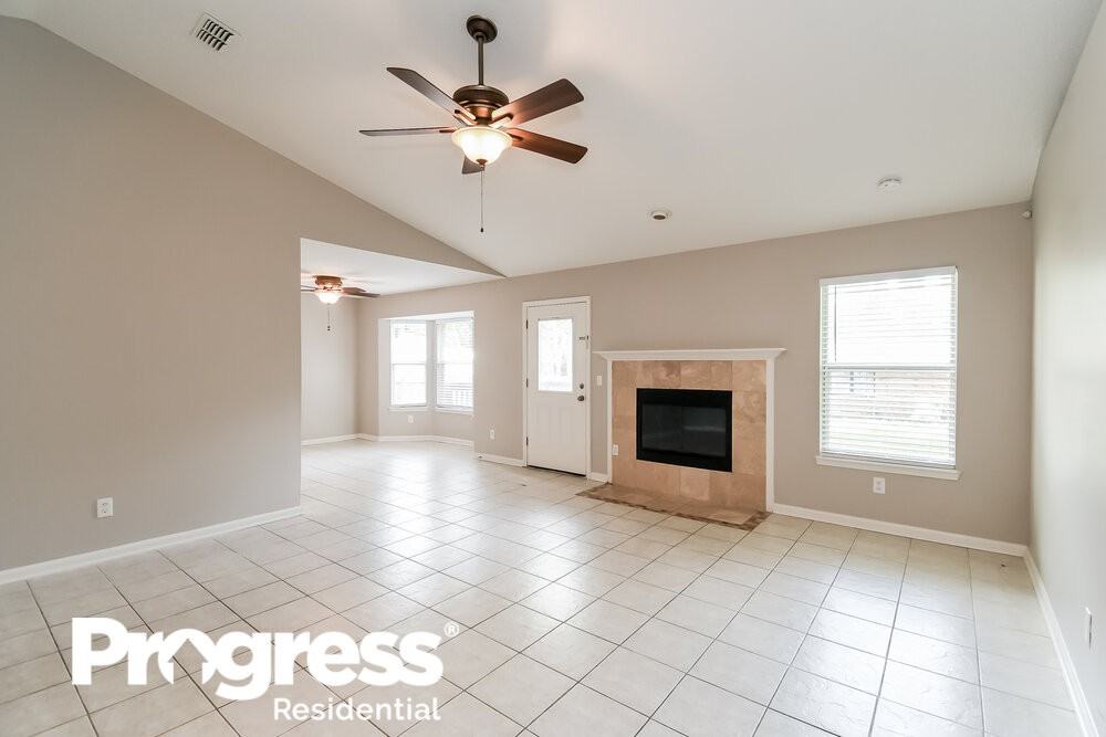 8770 Hammond Forest Dr - Photo 3 of 16