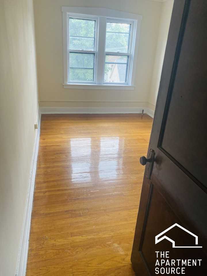 3144 Harlem Ave #2B - Photo 4 of 8