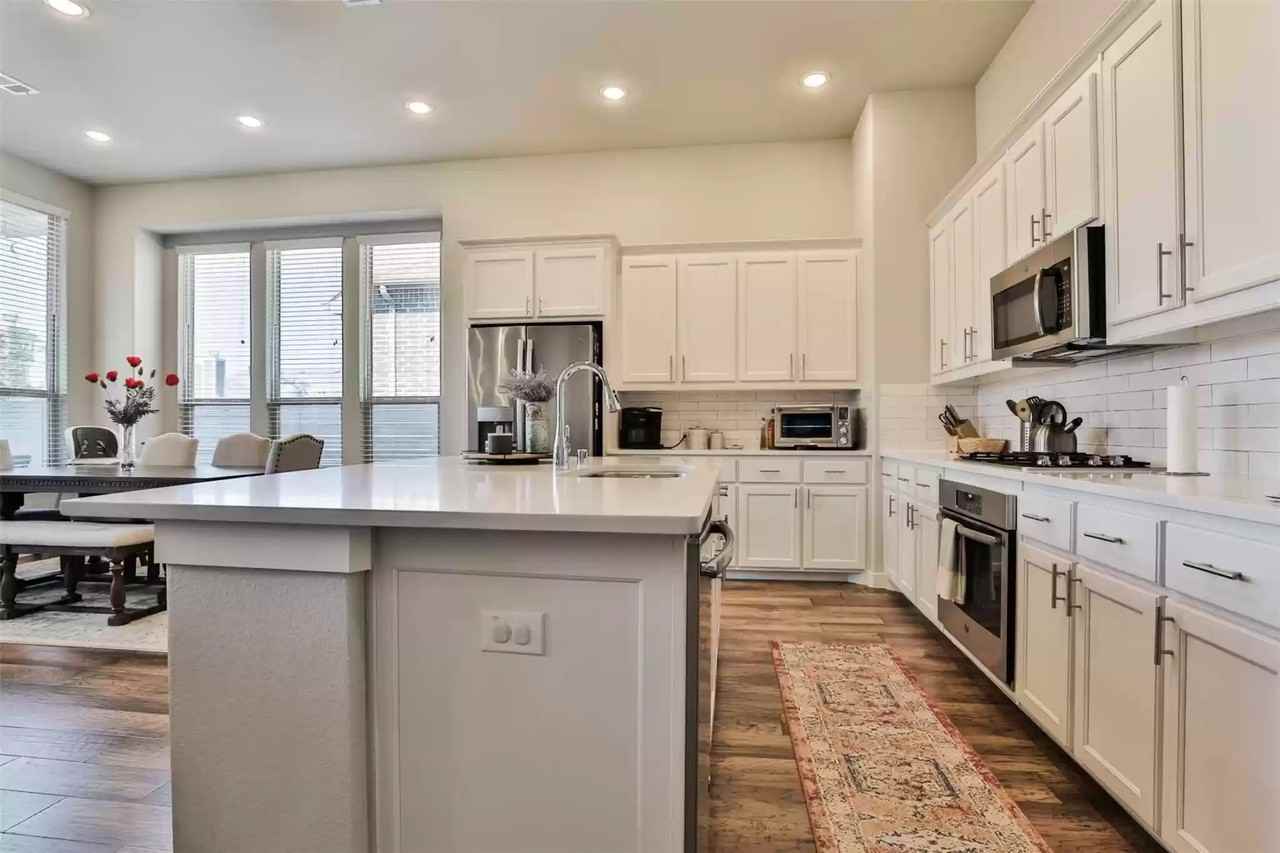 1816 Harrier Ln - Photo 3 of 13