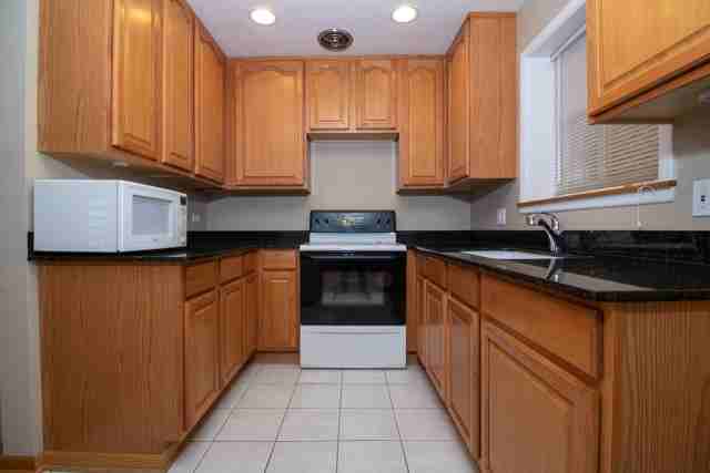 223 S Dryden Pl Apt 1a #1A - Photo 3 of 14