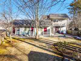 featured image of 15 Bourne Avenue #4