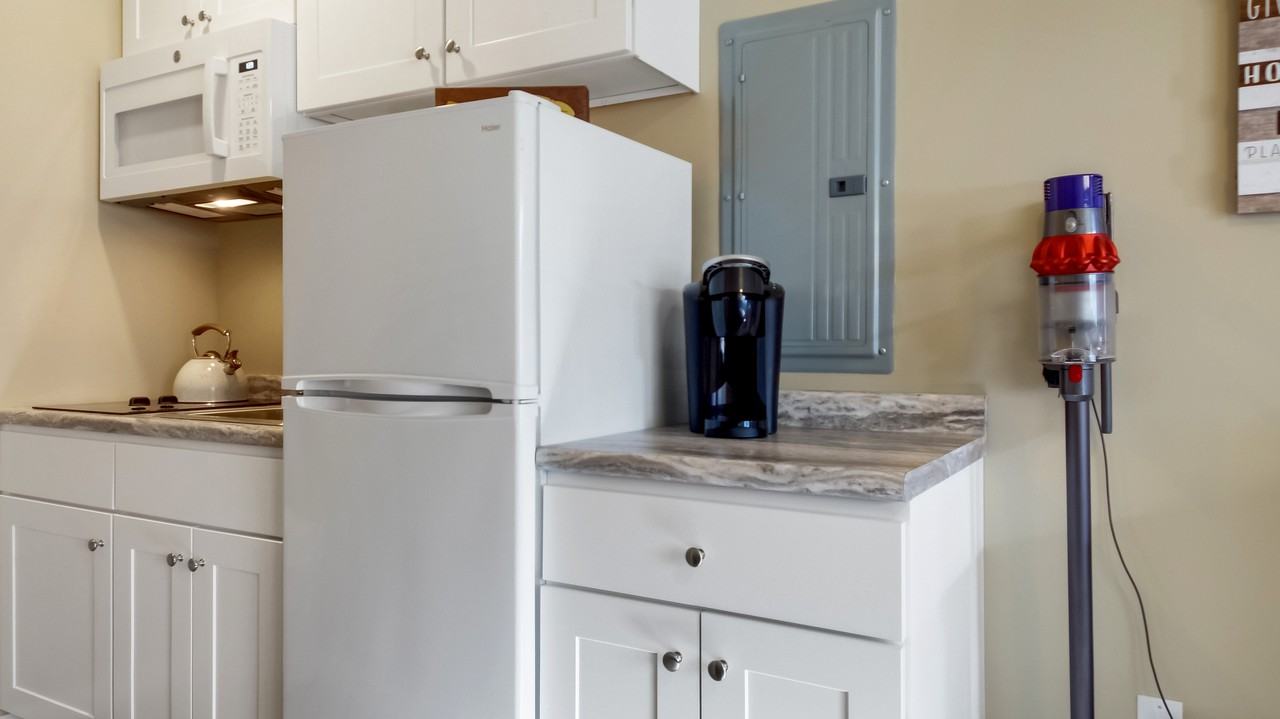 15 Bourne Avenue #4 - Photo 4 of 9