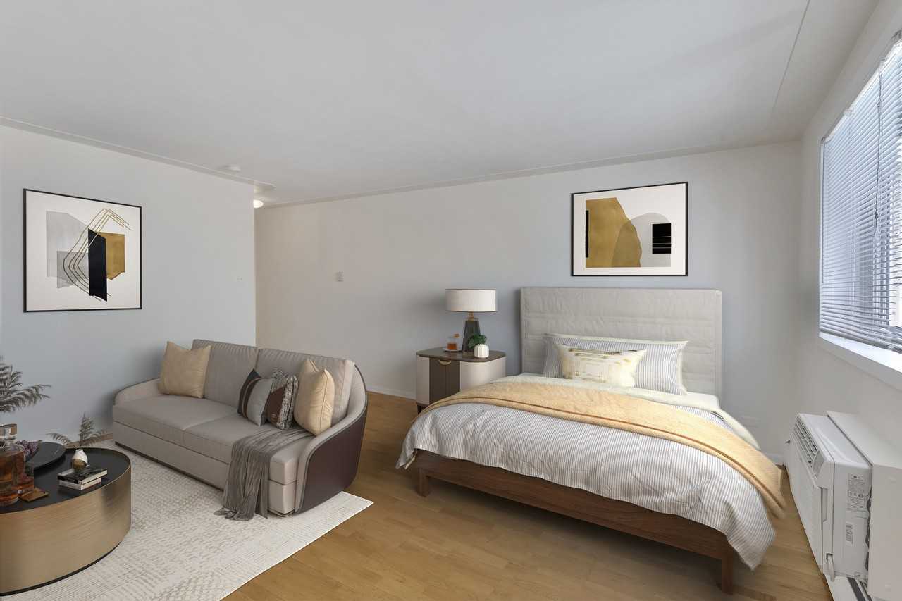 60 Corona - Photo 6 of 13