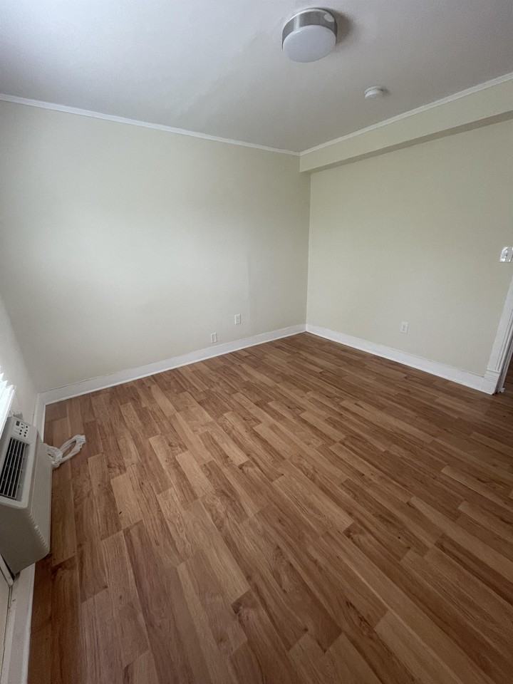 125 Wilder Ave #5C - Photo 2 of 4