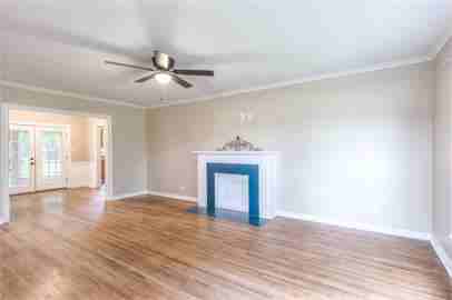 1446 S Erie Ave #1 - Photo 4 of 35