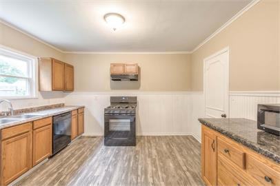 1446 S Erie Ave #1 - Photo 6 of 35