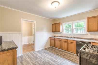 1446 S Erie Ave #1 - Photo 7 of 35