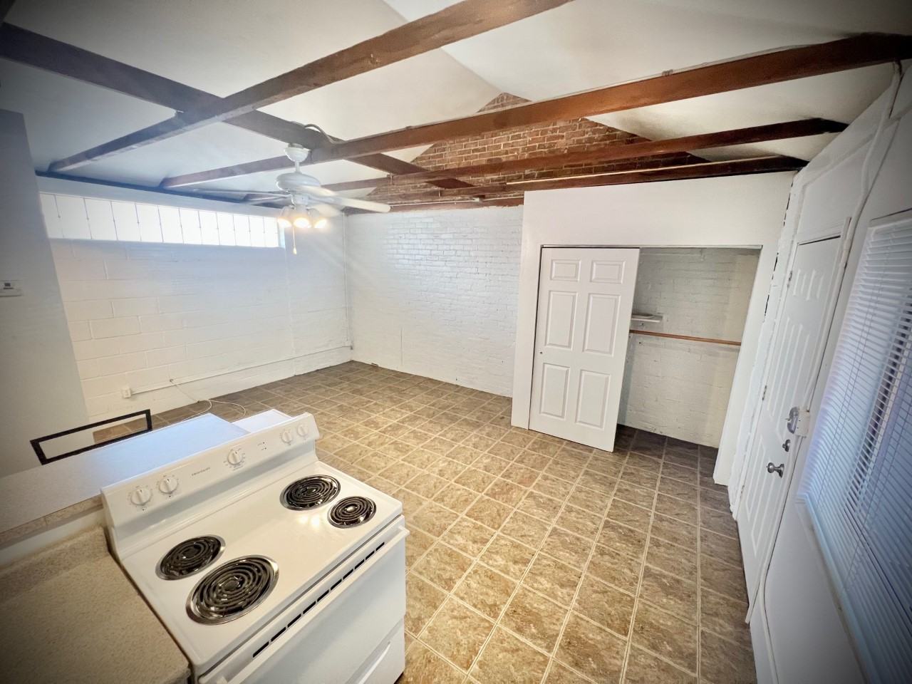 836 N 6th Ave #3 - Photo 3 of 7