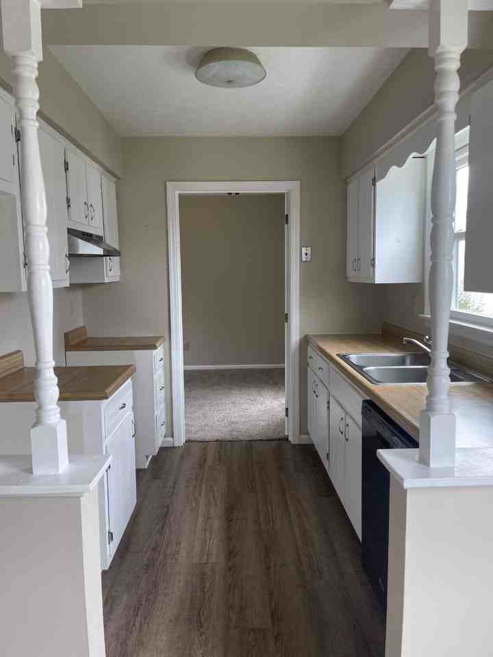 503 Lovers Ln #503 - Photo 3 of 9