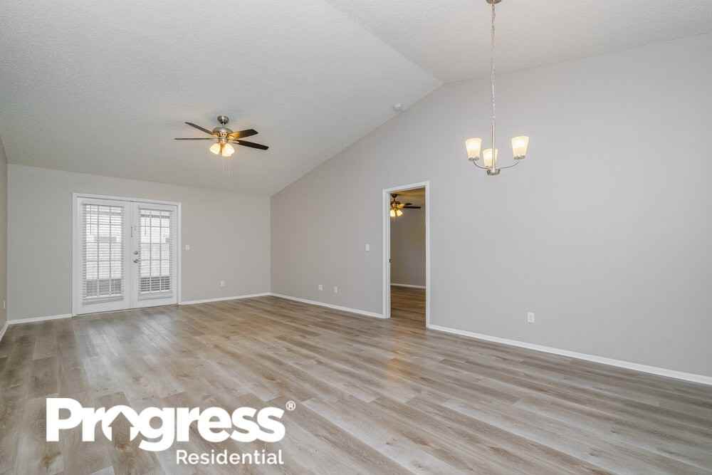 1913 Chablis Ct - Photo 2 of 15